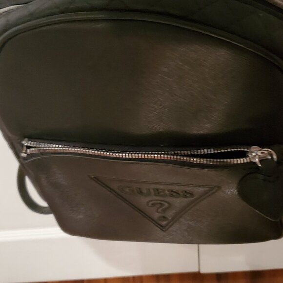 SMALL GUESS BLACK BACKPACK Quilted Sides Used 1X Faux Leather Gold Logo Lining - Picture 3 of 12